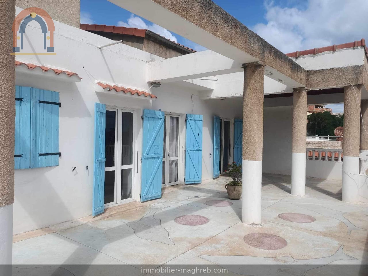 Maison vue mer à Chetaibi — 4 appartements avec vue exceptionnelle sur la baie