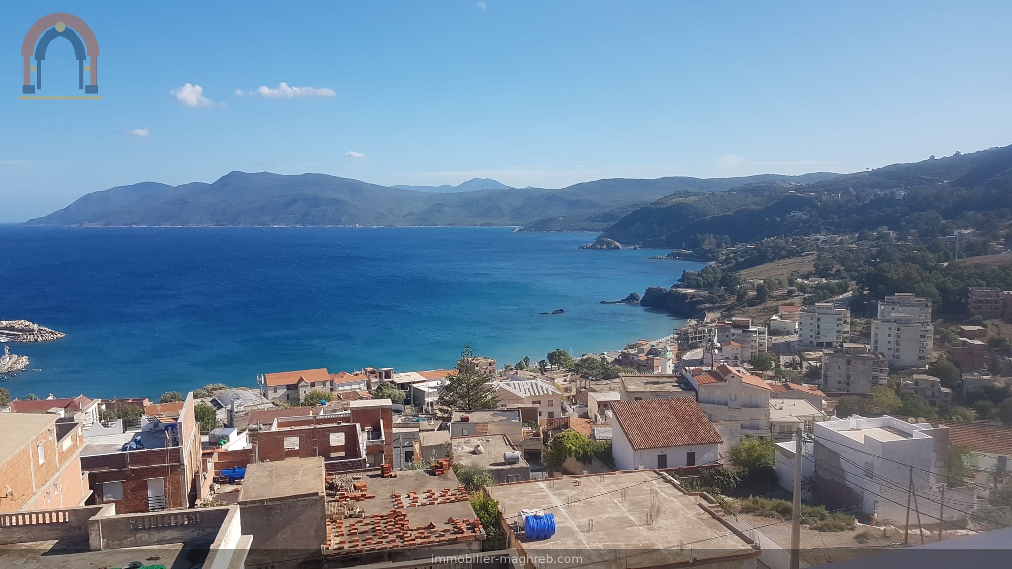 Maison vue mer à Chetaibi — 4 appartements avec vue exceptionnelle sur la baie